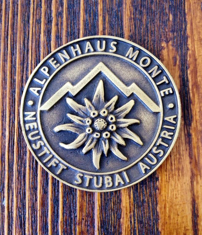 Отель Alpenhaus Monte Нойштифт-им-Штубайталь Экстерьер фото